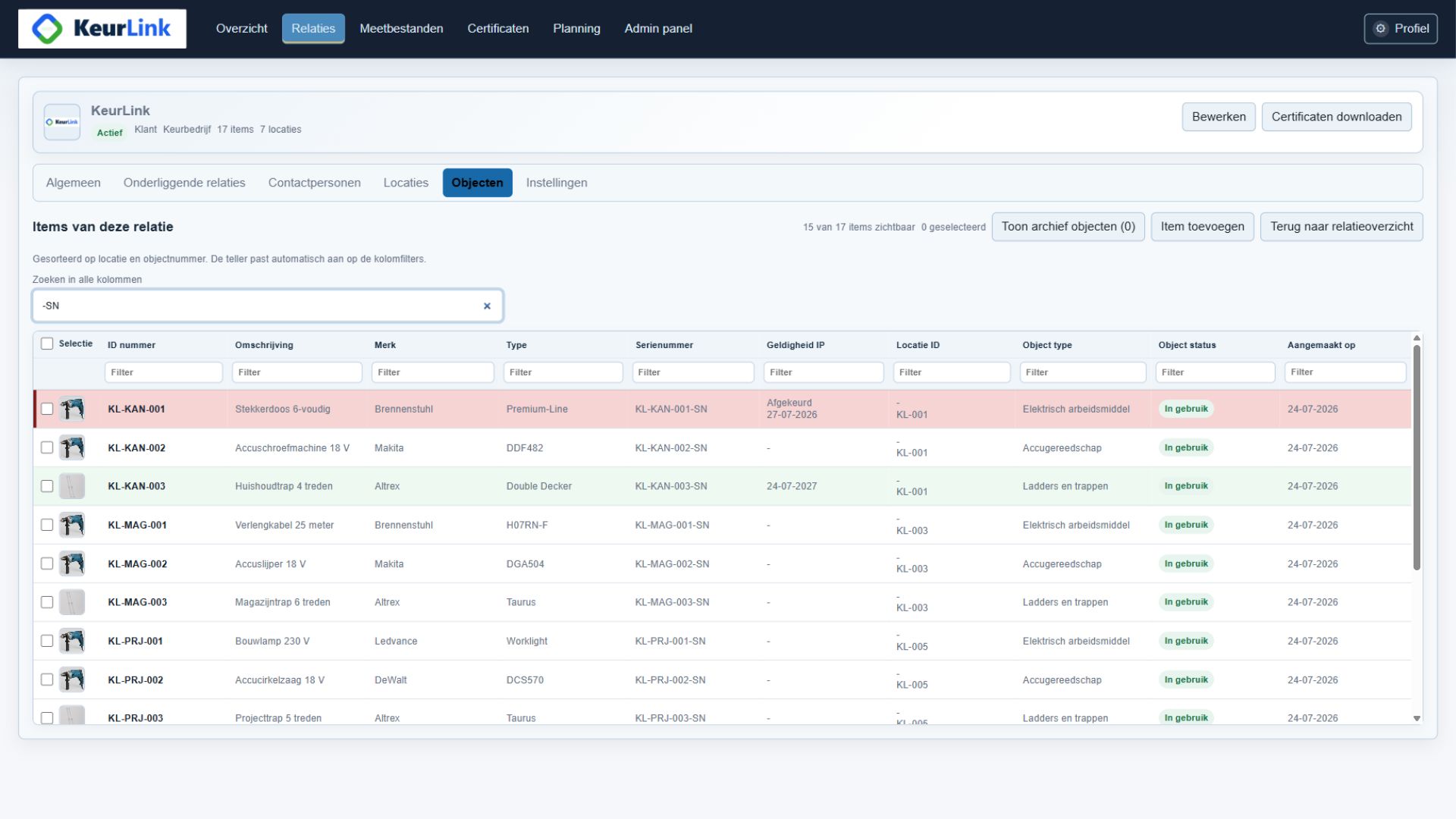 Objectbeheer in KeurLink met zoekfilters, materieelgegevens, locaties en keuringsstatus per object.